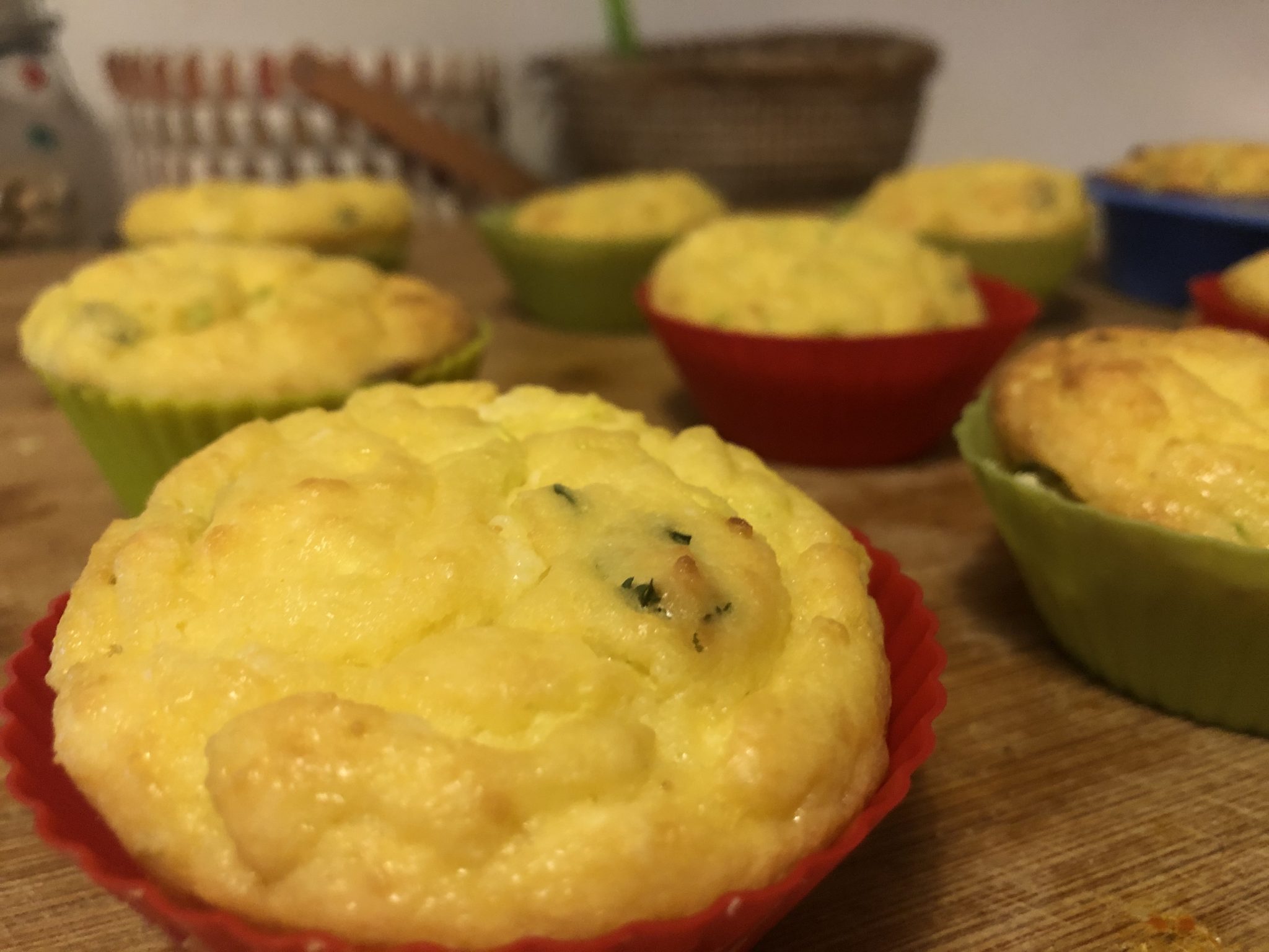 Esponjosos muffins de calabacín y feta, sin gluten