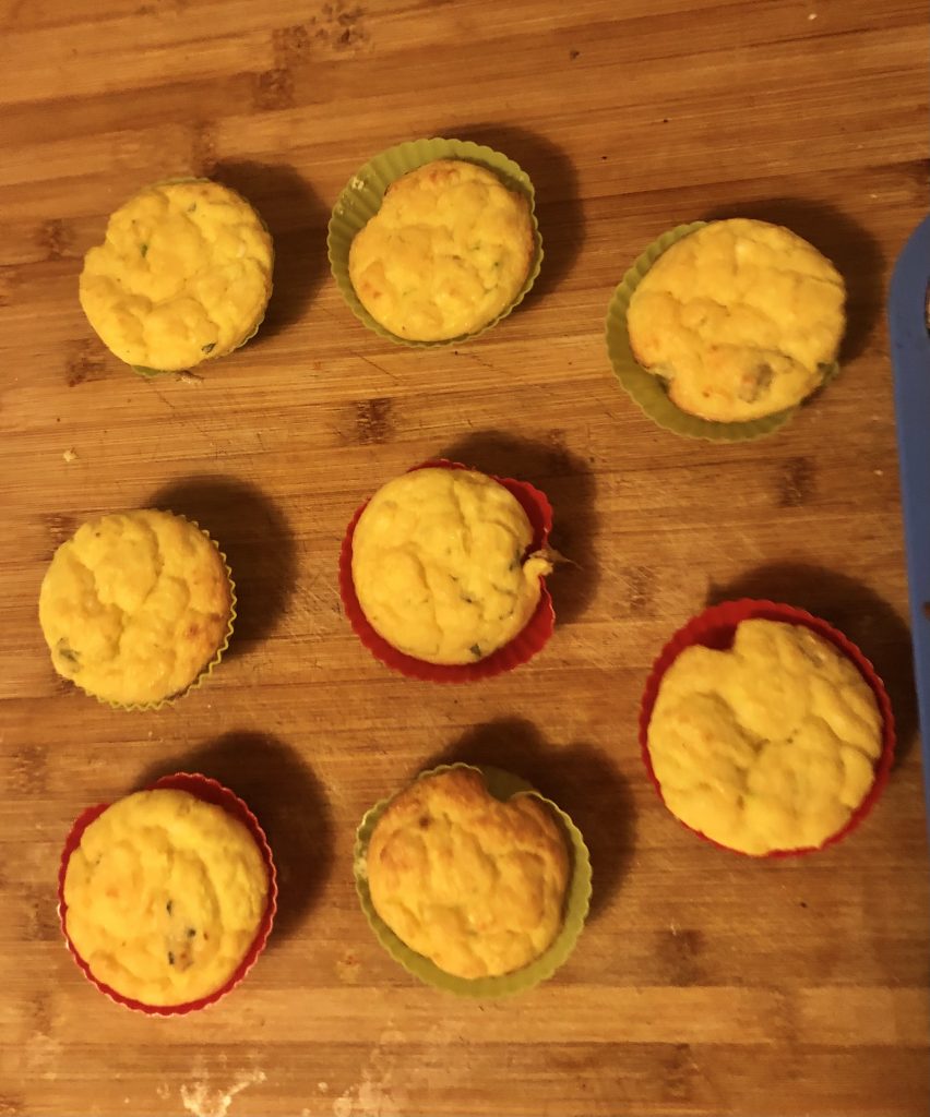 Esponjosos muffins de calabacín y feta, sin gluten